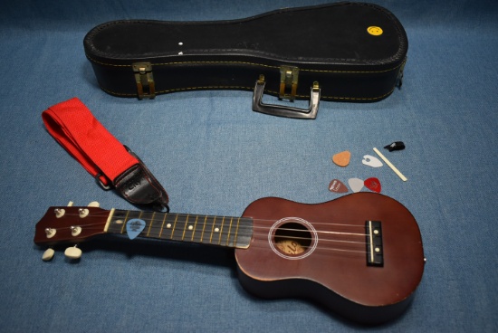 VINTAGE HILO UKULELE