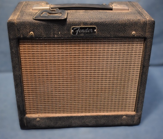 VINTAGE FENDER PORTABLE AMP!!!