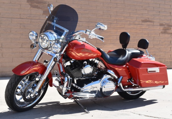 2007 HARLEY DAVIDSON ROAD KING CVO!! O/A