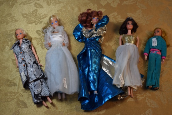 VINTAGE BARBIE!!