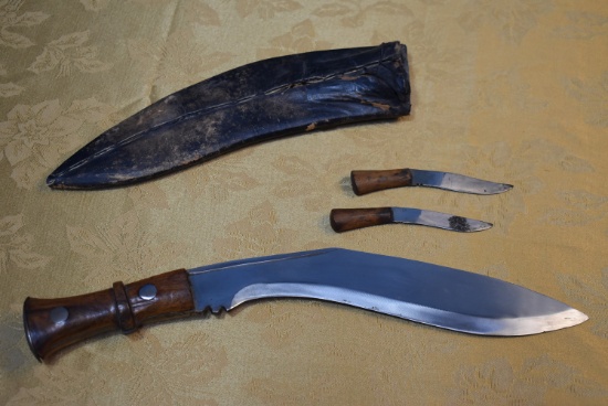 ANTIQUE GURKHA KUKRI FIGHTING KNIFE!!