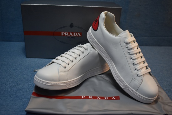 MENS PRADA!!