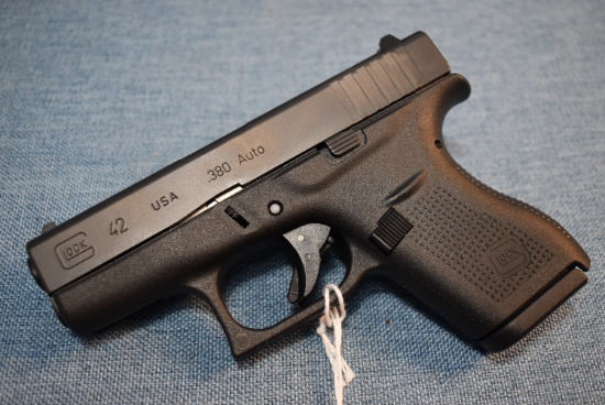 FIREARM/GUN GLOCK 42!! H 402