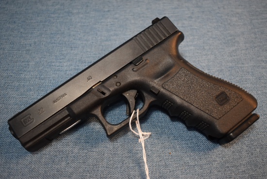 FIREARM/GUN GLOCK 22!! H 398