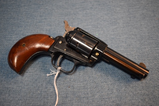 FIREARM/GUN HERITAGE ROUGH RIDER!! H674