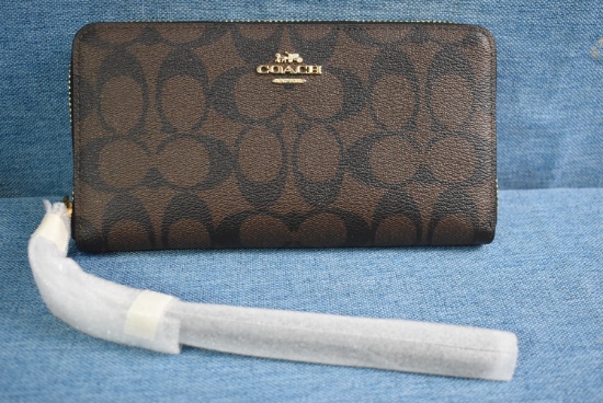 BRAND NEW COACH WALLET!!