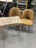 Table/chair (2)