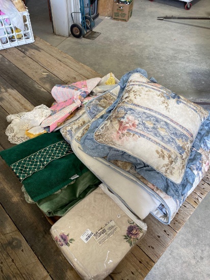 Lot of bedding/ curtain/doilies, pillows