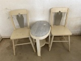 Chairs w/ table