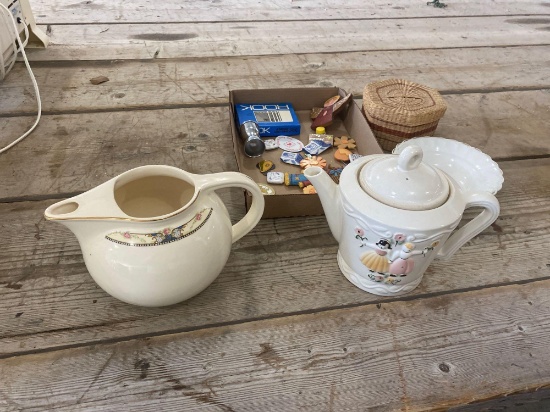 Magnets/miscellaneous glassware, teapots