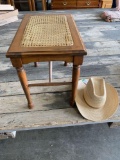 Side table, hat