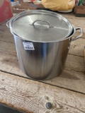 Stock pot