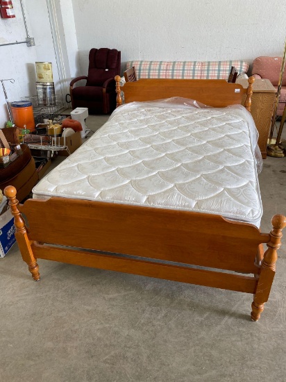 Full size Bed w/ Maple dresser/mirror (54x35h)