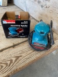 Makita Palm sander