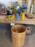 Vases w/ artificial flower, wicker baskets