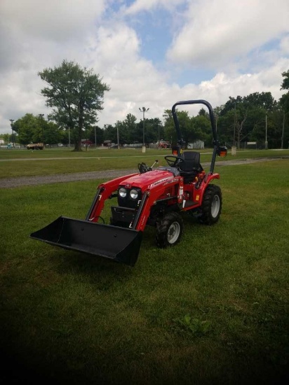 Massey Ferguson 1526 Tractor