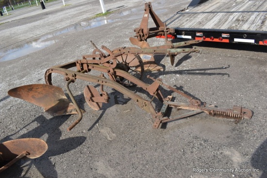 1 Bottom Drage Plow - One Wheel Off