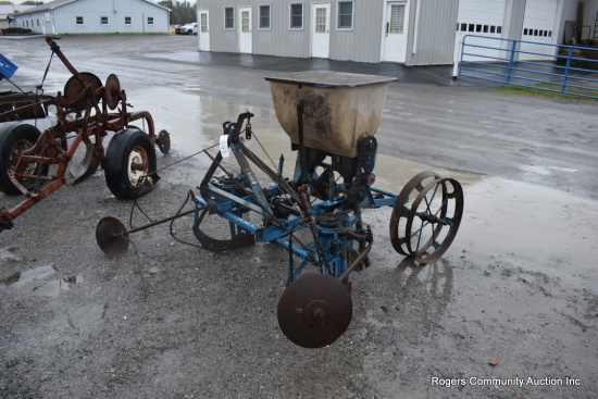 Ford Planter