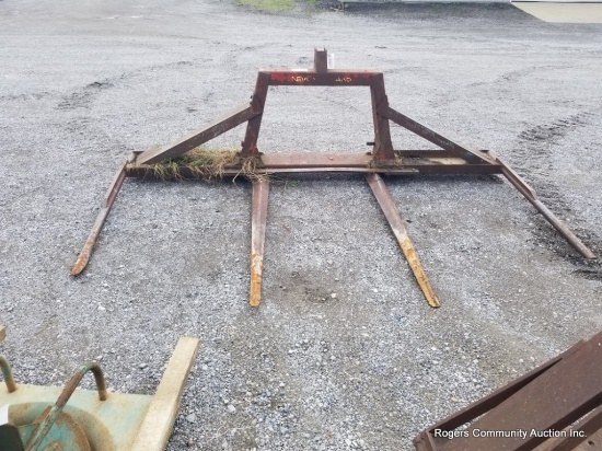 New Holland 3pt Bale Carrier