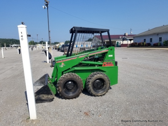 Mustang 440 Skid Loader