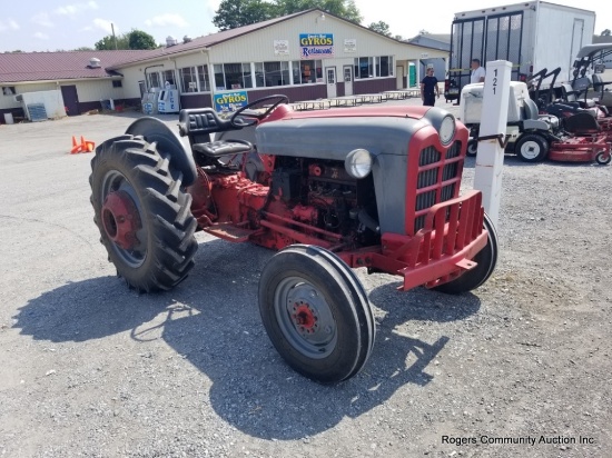 Ford 800 Gas Tractor