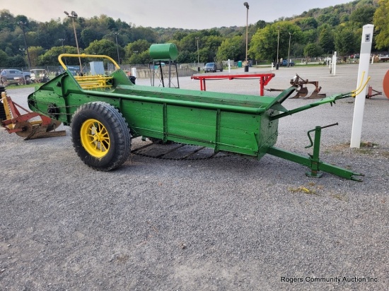 Ground Drive Manure Spreader - Good Floor