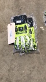 2 Pair Gloves