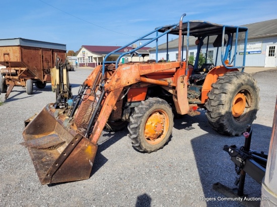 Kubota 7030 Tractor W / Loader