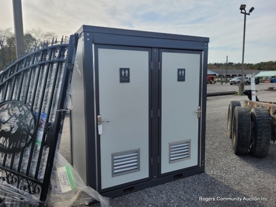 Double Portable Restroom