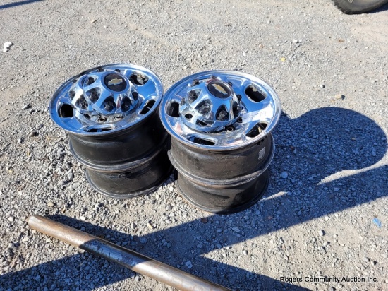 4 Chevy Rims & Hub Caps