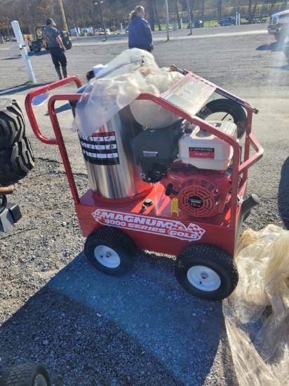 Magnum 4000 Series Steam Jenny W/ Gas Motor