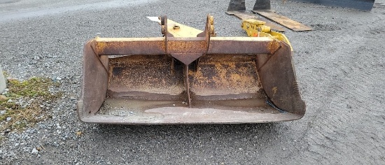 68.5" Flat Bucket