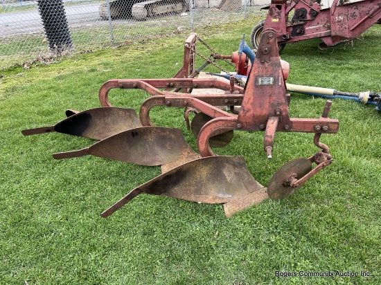 Dearborn model 10-216 3 Bottom Plow