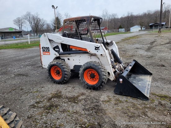 Bobcat S220 Skid Loader