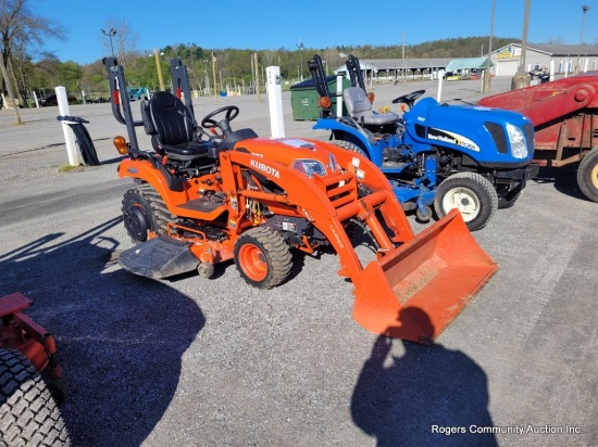 2016 Kubota 2370 W/ Belly Mower