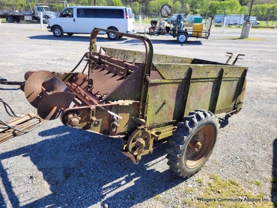 Small Ground Drive Manure Spreader