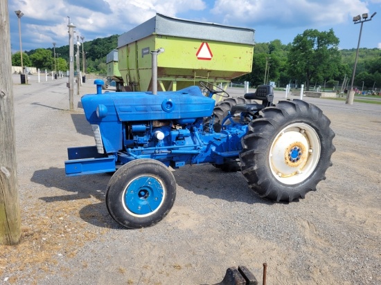 Ford 2600 Tractor
