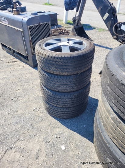 4 - 15.5x17" Wheels & Tires - 2009 Kia