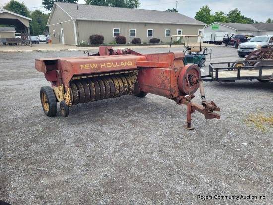 New Holland 273 Baler