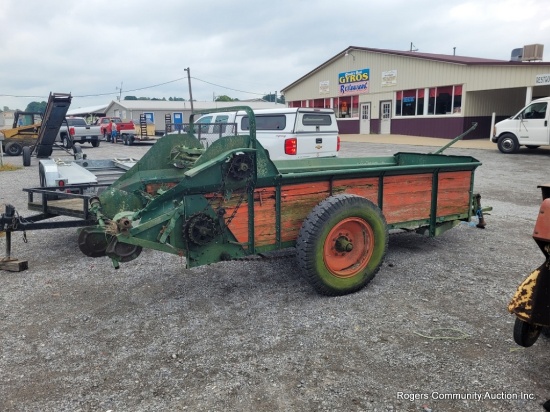 New Idea Manure Spreader