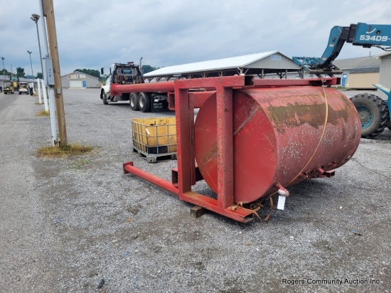 Fuel Tank - 550 Gal - On Stand