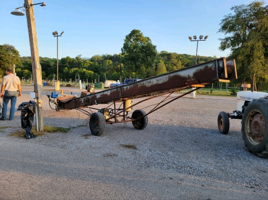 Firewood Elevator With Mounted Splitter