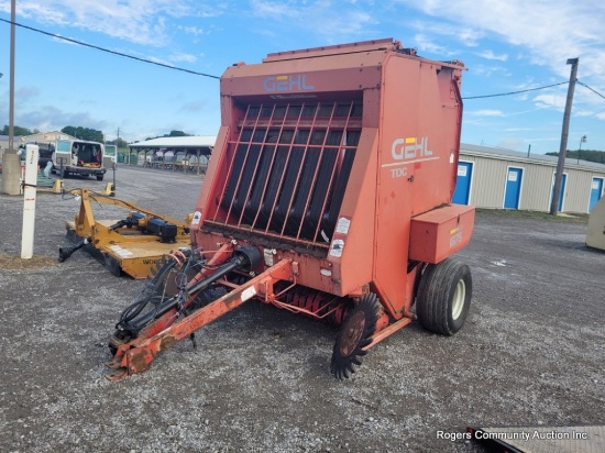 Gehl 1875 Round Baler