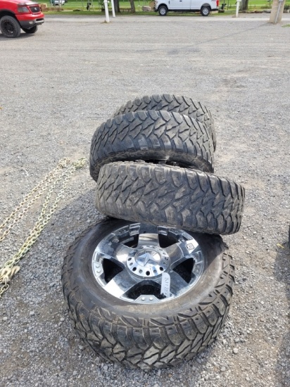 4 - Lt275/65r20 Tires W/ Xd Wheels