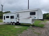 2005 Hitchhiker 5th Wheel Camper