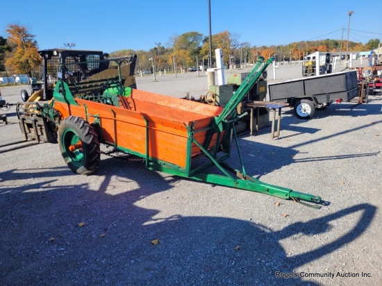 New Idea Ground Drive Manure Spreader
