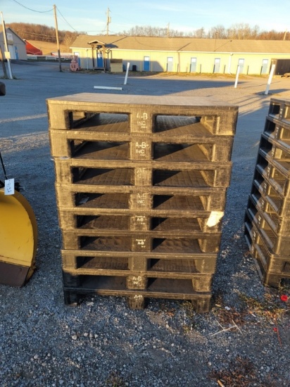 9 Plastic Palets