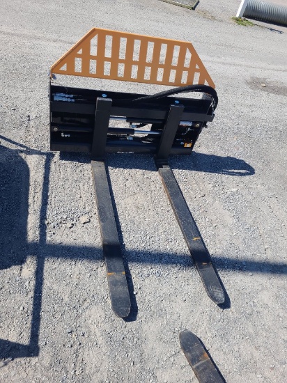 Wolverine Side Shift Pallet Forks for Skid Loader