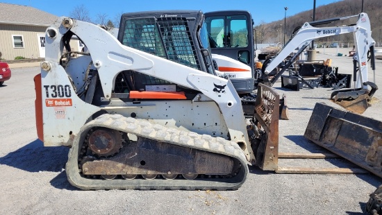 Bobcat T300 Skid Loader