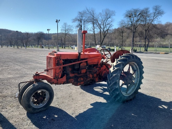 Case SE Tractor - Narrow Fron